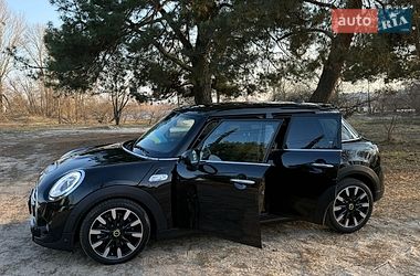 Хэтчбек MINI Cooper 2017 в Киеве