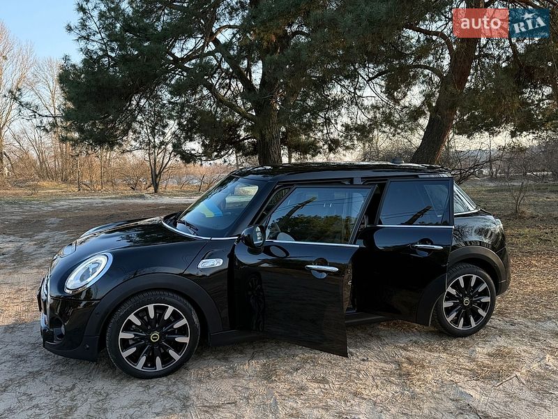 Хэтчбек MINI Cooper 2017 в Киеве