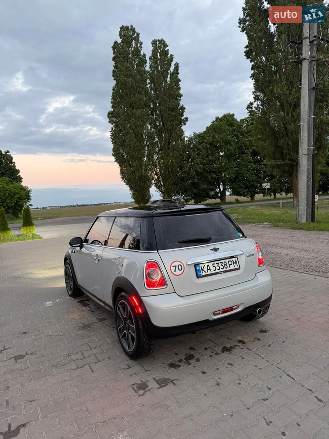 2011 MINI Cooper - мініатюра 16