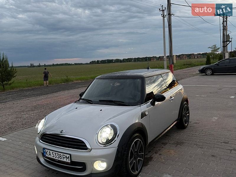 Хэтчбек MINI Cooper 2011 в Киеве