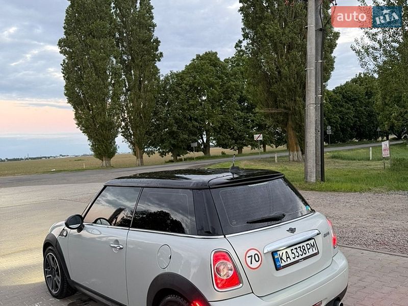 Хэтчбек MINI Cooper 2011 в Киеве