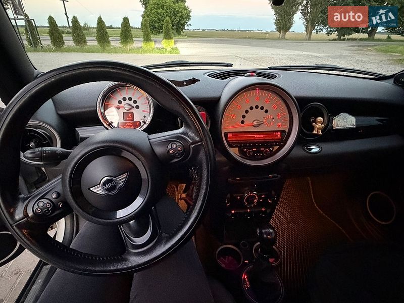 Хэтчбек MINI Cooper 2011 в Киеве