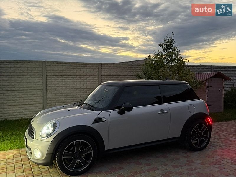 Хэтчбек MINI Cooper 2011 в Киеве