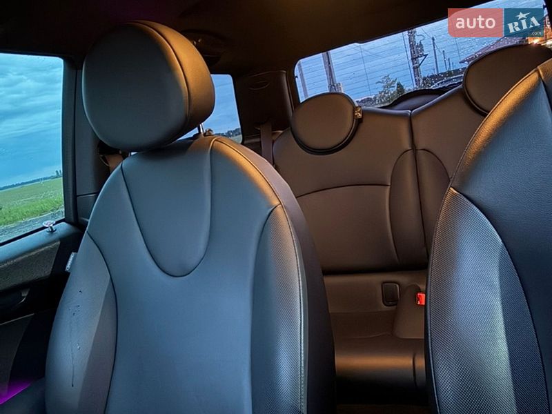 Хэтчбек MINI Cooper 2011 в Киеве