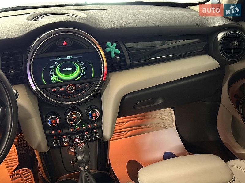 Хэтчбек MINI Cooper 2016 в Киеве фото 53 Хэтчбек MINI Cooper 2016 в Киеве