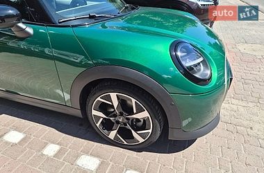 Хэтчбек MINI Cooper 2024 в Киеве