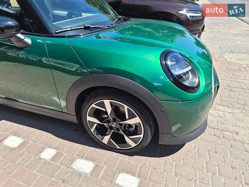 Хэтчбек MINI Cooper 2024 в Киеве