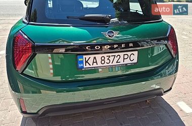 Хэтчбек MINI Cooper 2024 в Киеве