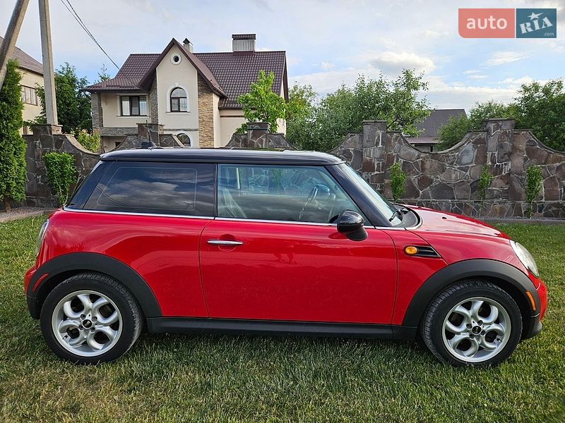 Хэтчбек MINI Cooper 2012 в Бродах