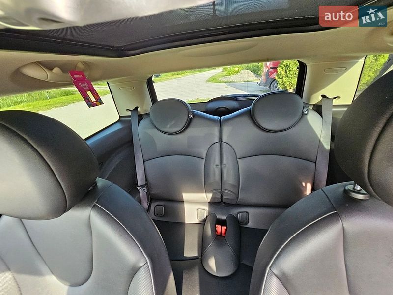 Хэтчбек MINI Cooper 2012 в Бродах