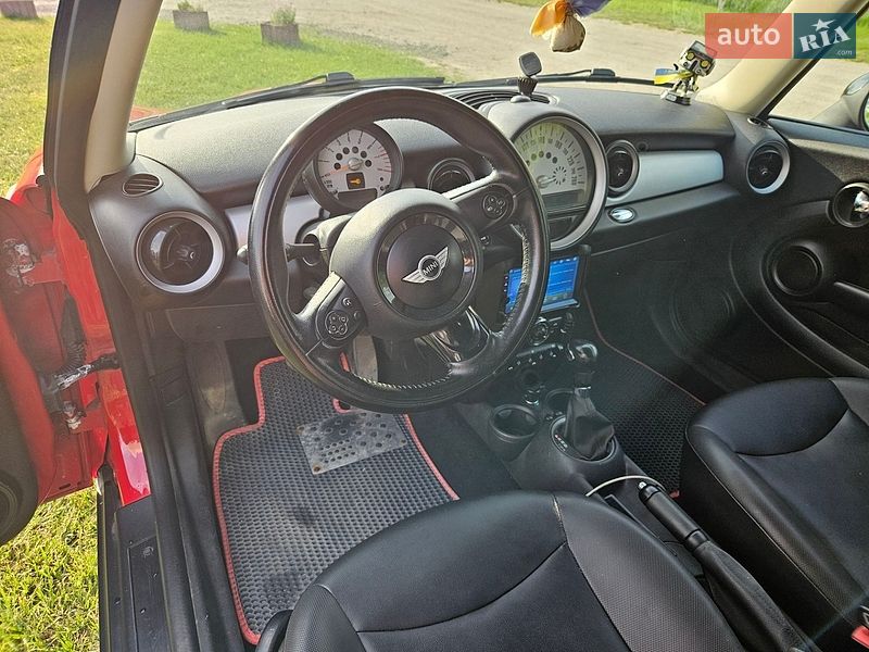 Хэтчбек MINI Cooper 2012 в Бродах