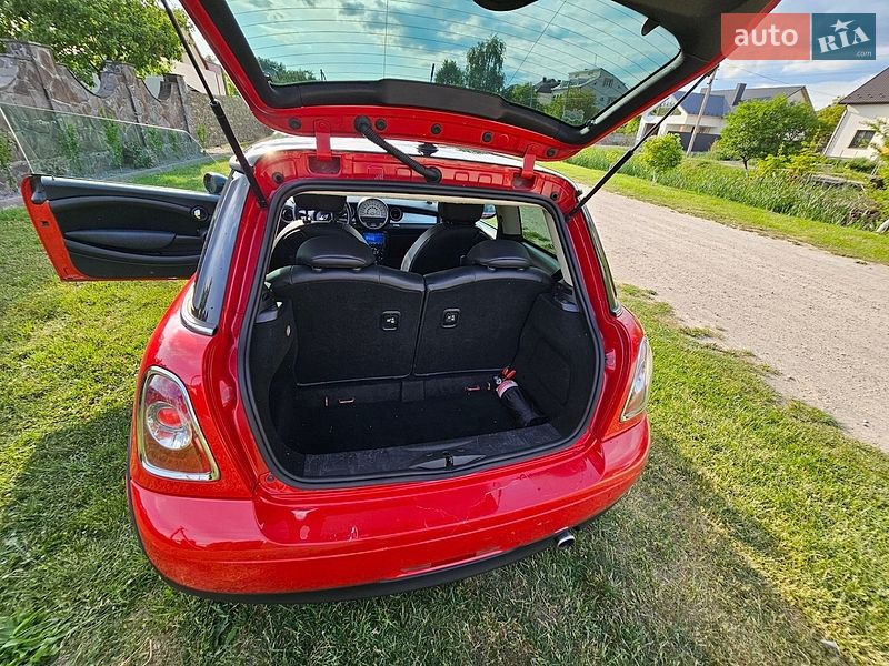 Хэтчбек MINI Cooper 2012 в Бродах