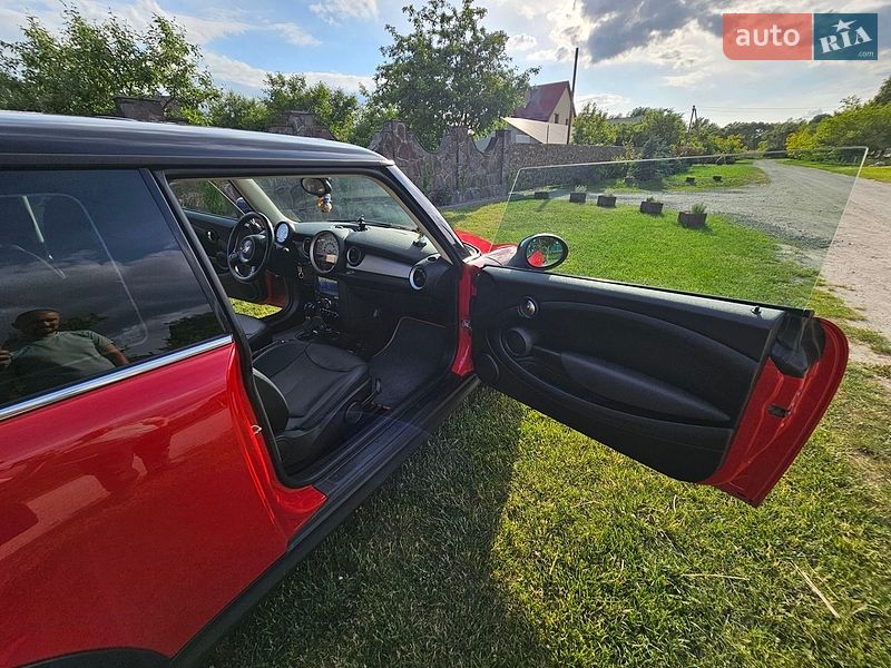 Хэтчбек MINI Cooper 2012 в Бродах