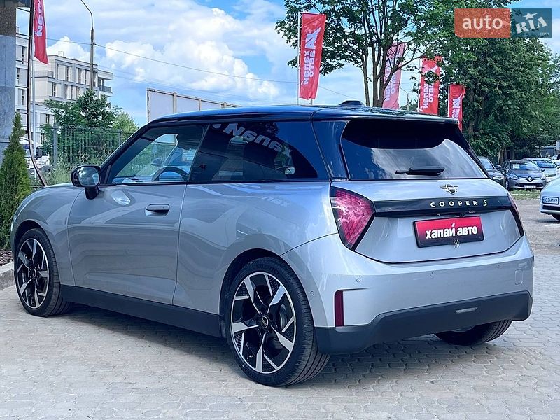 Хэтчбек MINI Cooper 2024 в Львове