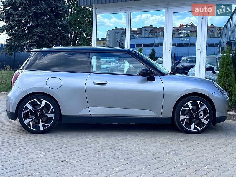 Хэтчбек MINI Cooper 2024 в Львове