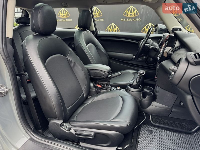 Хетчбек MINI Cooper 2017 в Києві