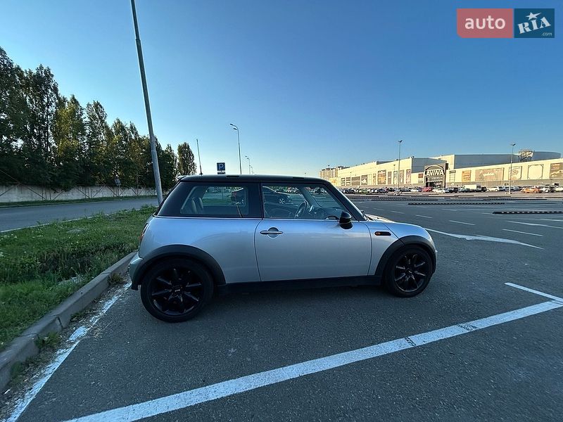 Хэтчбек MINI Cooper 2004 в Киеве