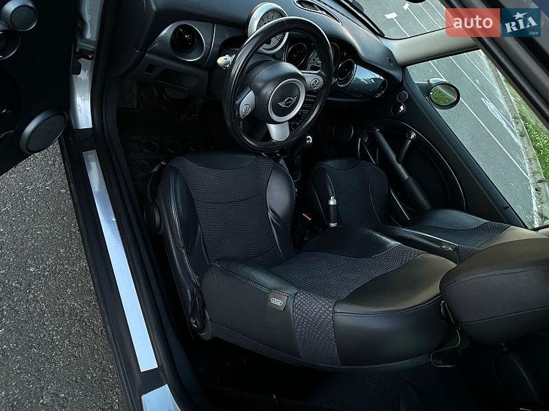 Хэтчбек MINI Cooper 2004 в Киеве