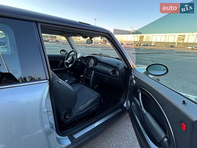 Хэтчбек MINI Cooper 2004 в Киеве