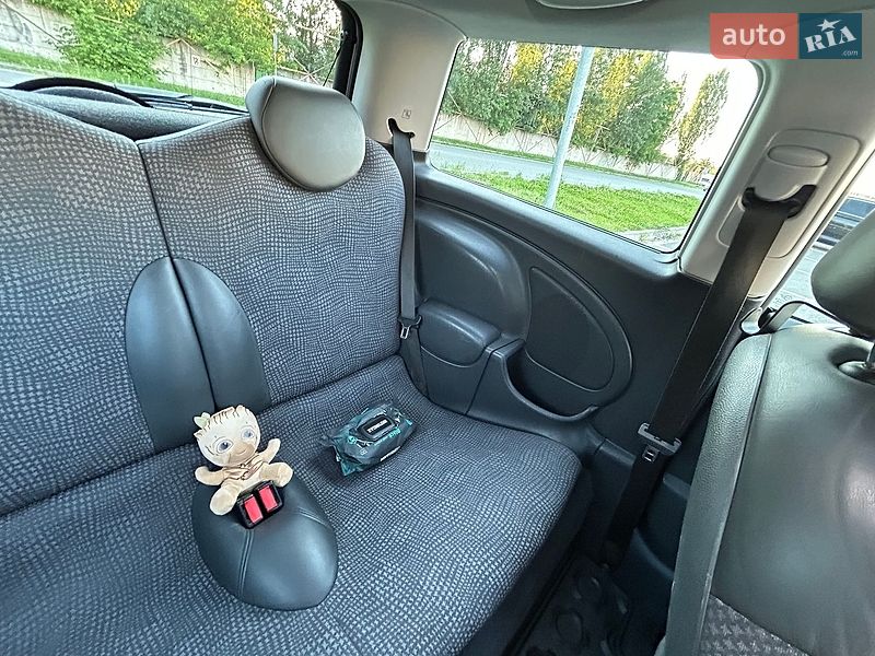 Хэтчбек MINI Cooper 2004 в Киеве