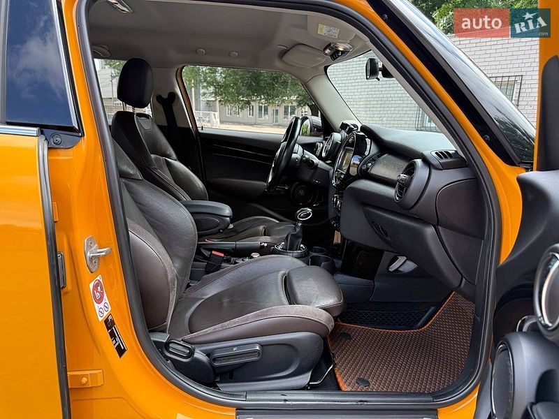 Хетчбек MINI Cooper 2016 в Дніпрі