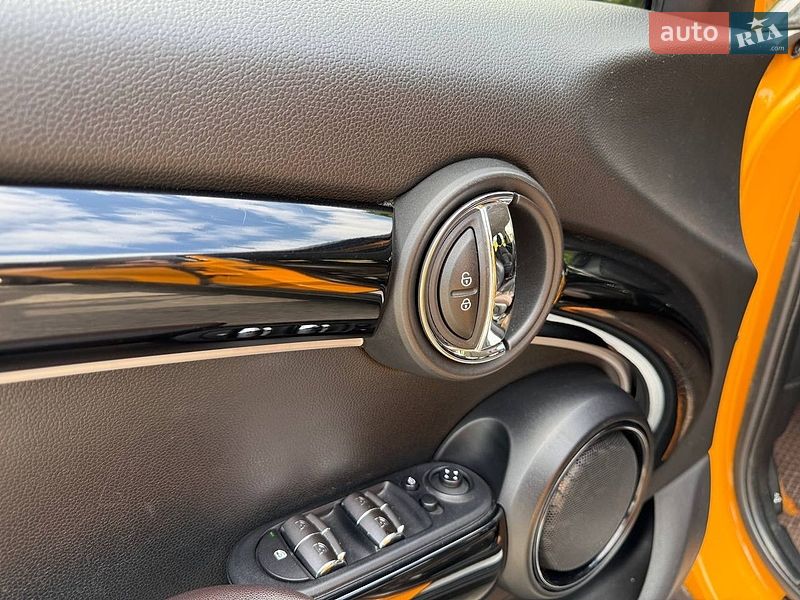 Хетчбек MINI Cooper 2016 в Дніпрі