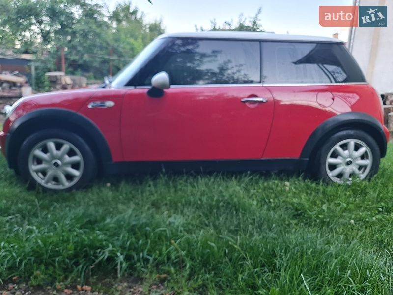 Хетчбек MINI Cooper 2003 в Чернівцях