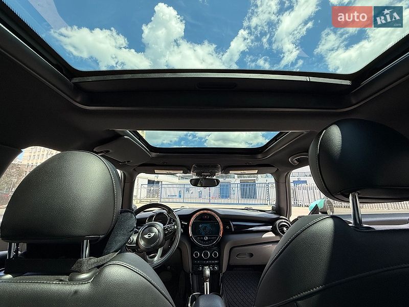 Хэтчбек MINI Cooper 2015 в Вышгороде