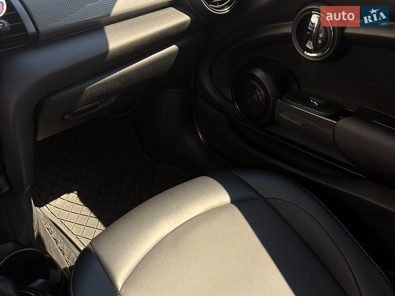 Хетчбек MINI Cooper 2015 в Києві