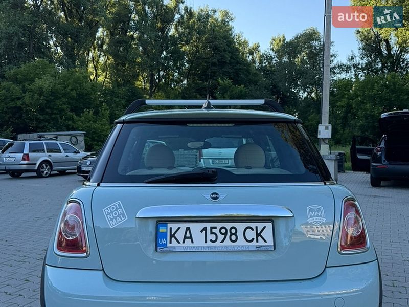 Хэтчбек MINI Cooper 2013 в Дрогобыче