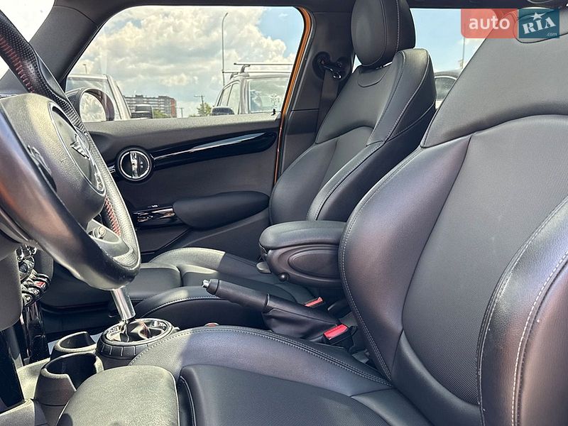 Хэтчбек MINI Cooper 2016 в Львове