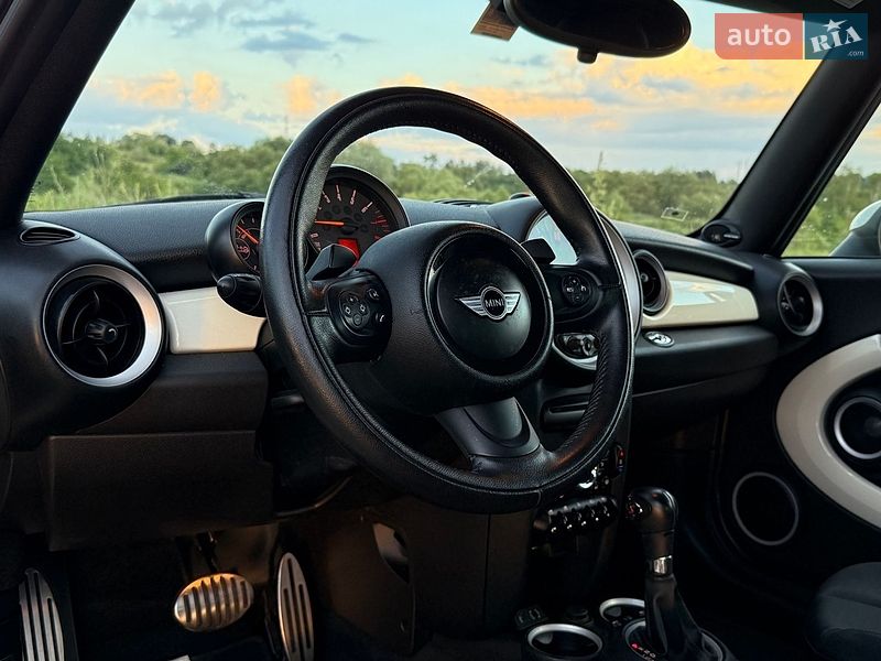 Хэтчбек MINI Cooper 2015 в Трускавце