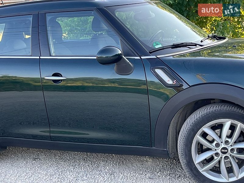 Хэтчбек MINI Cooper 2011 в Львове