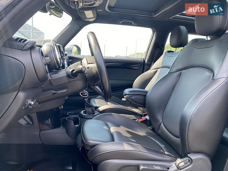 Хэтчбек MINI Cooper 2015 в Львове