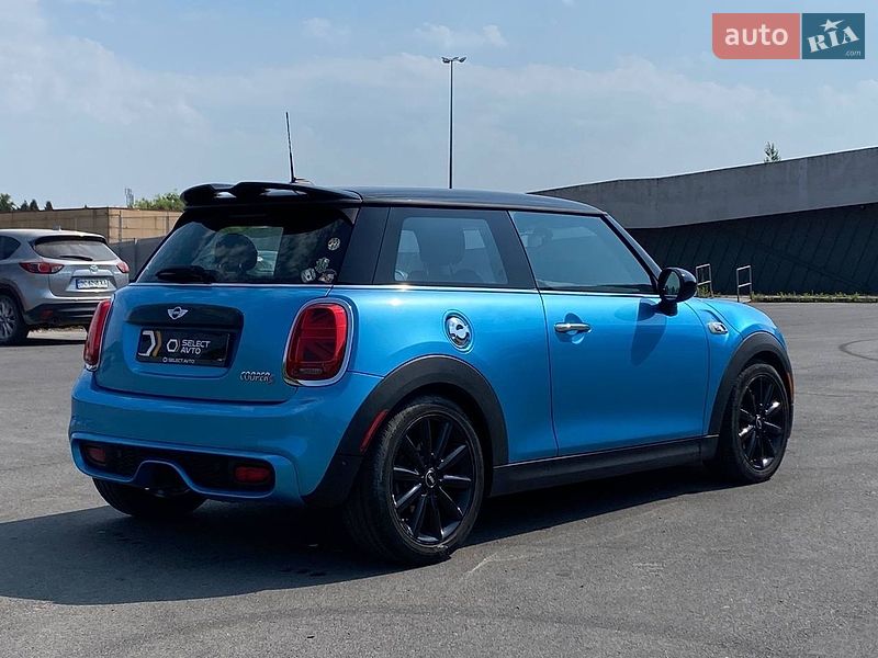 Хэтчбек MINI Cooper 2015 в Львове