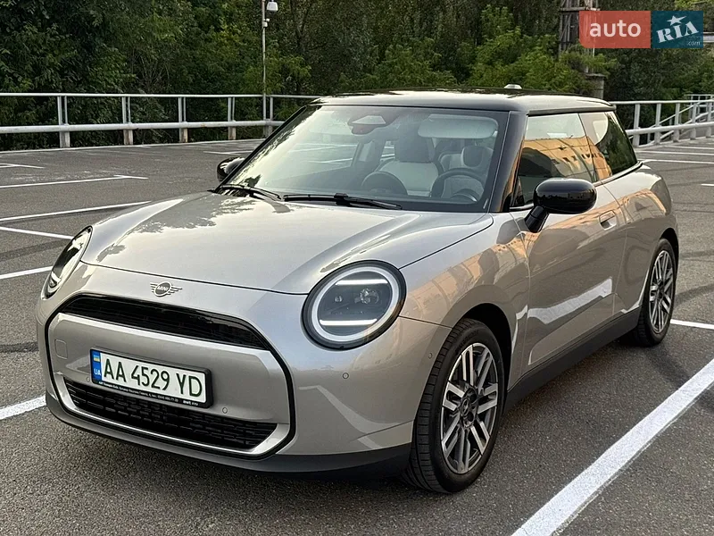 MINI Cooper 2024 VIN WMW11GC090TA65045 фото оголошення 30 з 76