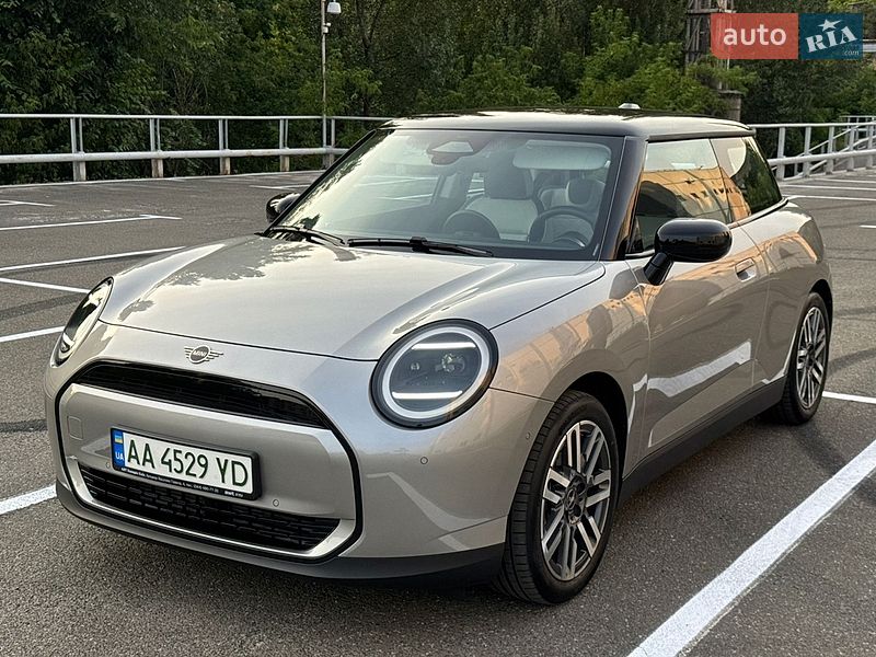 Хэтчбек MINI Cooper 2024 в Киеве
