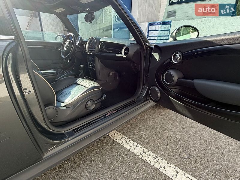 Хэтчбек MINI Cooper 2010 в Киеве