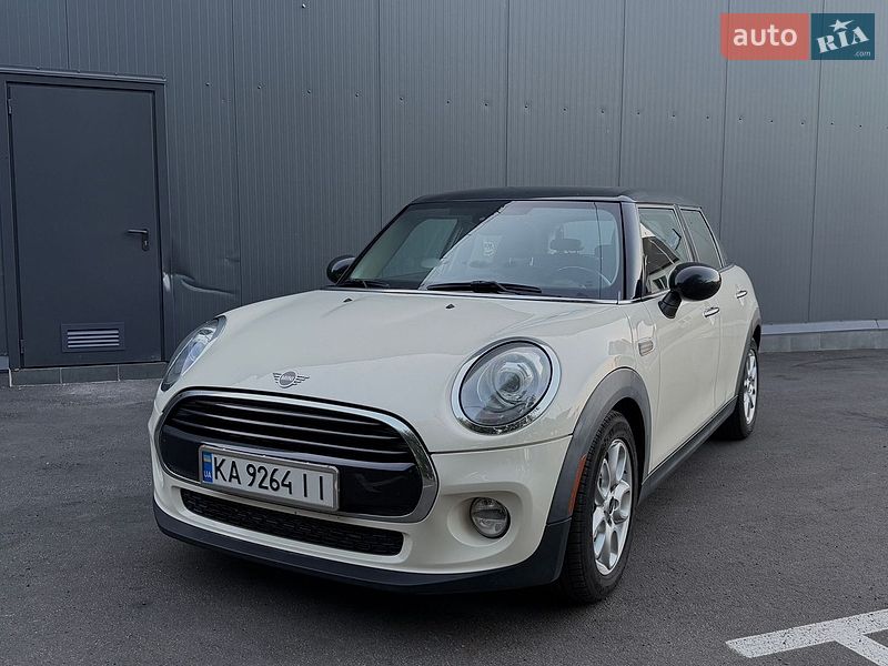 Хэтчбек MINI Cooper 2017 в Киеве