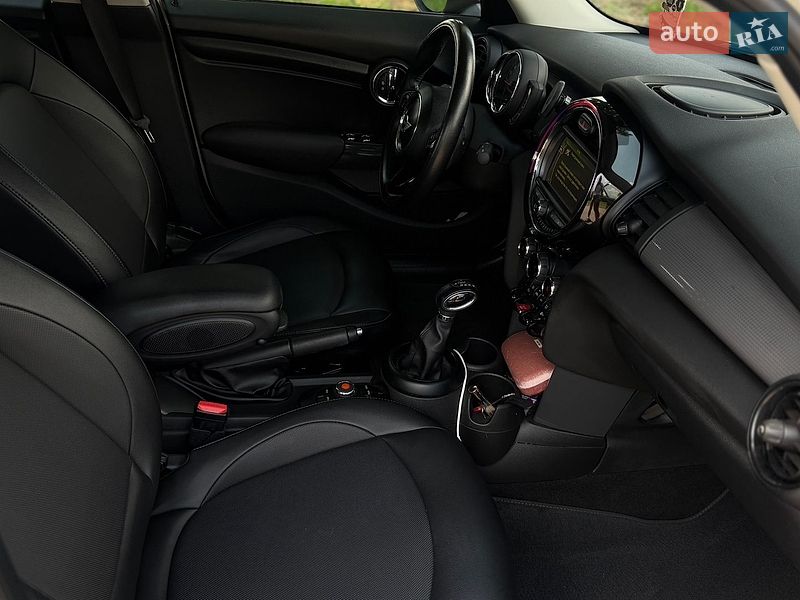 Хетчбек MINI Cooper 2017 в Києві фото 32 Хетчбек MINI Cooper 2017 в Києві