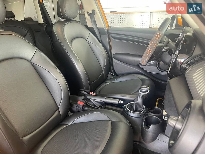 Хэтчбек MINI Cooper 2015 в Киеве