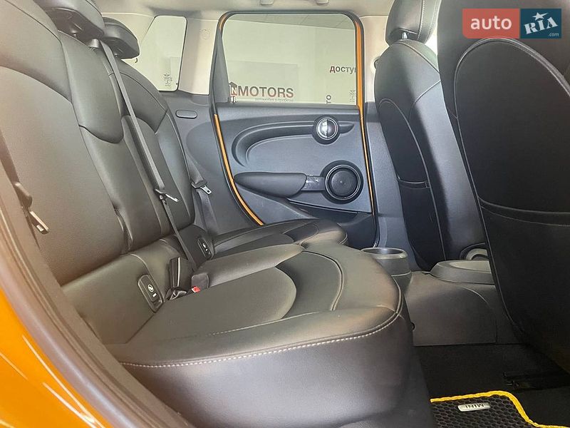 Хэтчбек MINI Cooper 2015 в Киеве