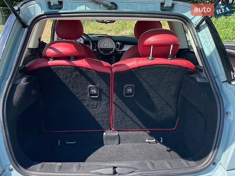 Хэтчбек MINI Cooper 2011 в Львове