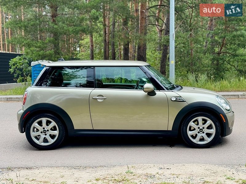 Хэтчбек MINI Cooper 2010 в Киеве