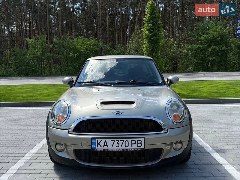 Хэтчбек MINI Cooper 2010 в Киеве