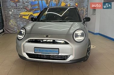Хэтчбек MINI Cooper 2024 в Львове