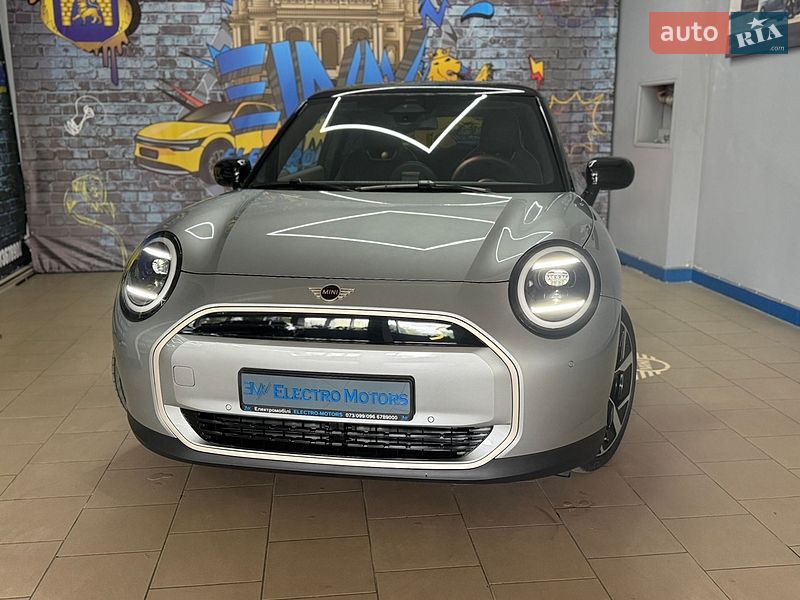 Хэтчбек MINI Cooper 2024 в Львове