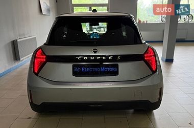 Хэтчбек MINI Cooper 2024 в Львове