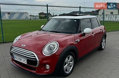 Хетчбек MINI Cooper 2014 в Ужгороді фото Хетчбек MINI Cooper 2014 в Ужгороді
