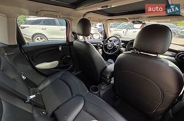 Хэтчбек MINI Cooper 2017 в Луцке